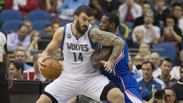 Nikola Pekovic, en un partido durante su etapa como jugador de los Timberwolves.