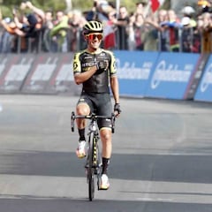 Chaves logra su triunfo; López y Roglic animaron el final
