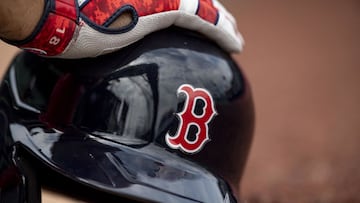 Los Boston Red Sox cortaron a Brett Netzer, jugador de ligas menores, luego de una serie de publicaciones homofóbicas, racistas y antisemitas en Twitter.