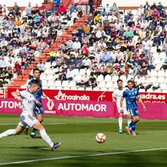 El Carlos Belmonte superó los 6.000 espectadores ante el Atlético Sanluqueño