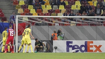 Andrés Fernández frena a un Villarreal desganado