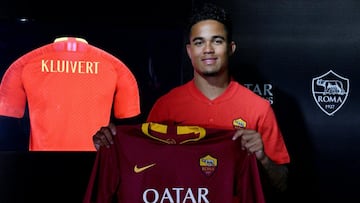 Roma complete €17.25m Kluivert deal
