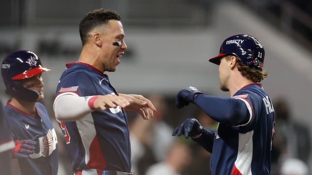 Estados Unidos deja fuera a Dominicana con strike que desata la polémica en el Clásico Mundial