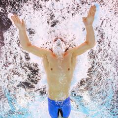 Marchand avanza a por el póquer, Hugo se planta