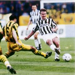 Jugadores que han defendido la camiseta del Valencia y de la Juventus