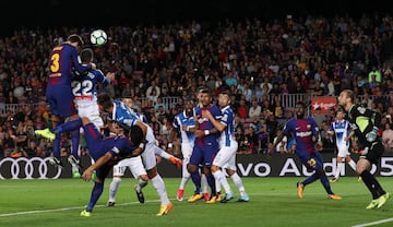 Gerard Piqué makes it 4-0. Min. 86