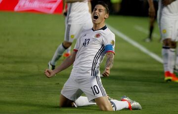 La Selección alcanzó el tercer lugar del podio en la Copa América Centenario. Tras quedar segundo del grupo A, el equipo dirigido por José Pékerman venció por penales a Perú en cuartos y cayó 0-2 ante Chile en semifinales. En el partido por el tercer puesto, derrotó 1-0 a Estados Unidos con gol de Carlos Bacca.