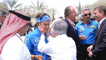 Alonso, Ecclestone, el Rey Juan Carlos y Briatore en Bahrain 2004.