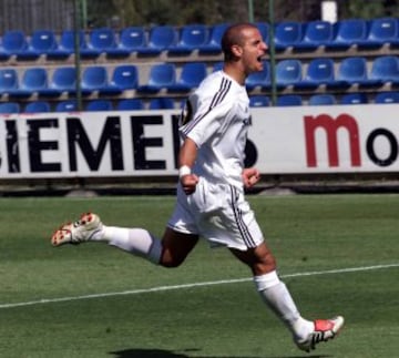 Pasó por las categorías inferiores del Real Madrid hasta que en la temporada 2002/03 ascendió al Castilla, donde empezó a despuntar como goleador, además de ascender a Segunda División con el equipo. Durante la temporada 2005/06 debutó con el Real Madrid 