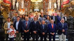 Ofrenda floral del Granada a la Virgen de las Angustias, patrona de la ciudad.