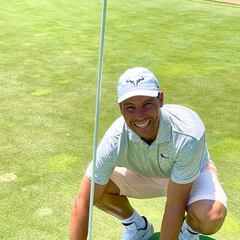 Nadal se sale: ¡un hoyo en uno!