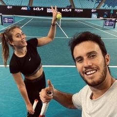 Badosa evita el aislamiento y se entrena por fin de madrugada