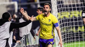 Servando se acostumbra a salvar al Cádiz