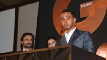 Lewis Hamilton durante un acto en M&eacute;xico.