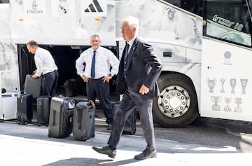 Carlo Ancelotti a su llegada al Radisson Collection Hotel de Varsovia para disputar la Supercopa de Europa 2024.