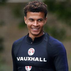 Roberto Carlos se rinde a Dele Alli