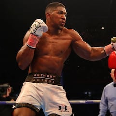 Joshua cumplió en Cardiff: KO a Takam peleando a medio gas
