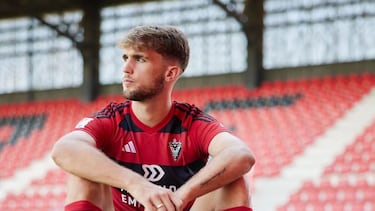 Pablo Ramón, en su presentación con el Mirandés.