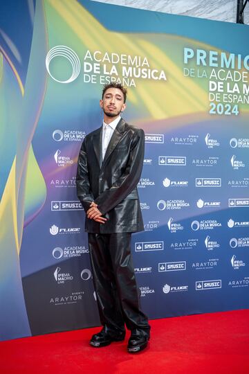 Paul Thin Samba posa en el photocall de los Premios de la Academia de la Música.