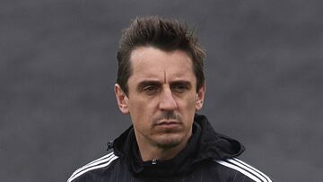 Gary Neville deja entrever que no volverá a entrenar