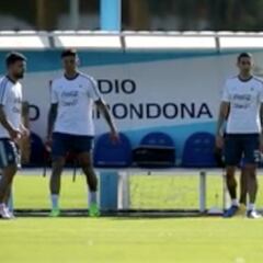 Los toques sin fin de Messi y Agüero en el entrenamiento