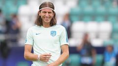 Atlético slap PSG-deterrent €30m price tag on Filipe Luís