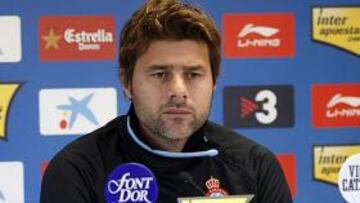 <b>ROTUNDO. </b>Pochettino, en la sala de prensa de Sant Adrià.