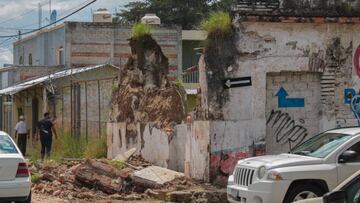 COLIMA, MEXICO - SEPTEMBER 19: A view of damaged buildings aftermath of 7.6 magnitude earthquake in Colima, Mexico, on September 19, 2022. The National Seismological Service explained that the phenomenon occurred at 1:05 p.m. (Central Mexico time), with an epicenter 59 km south of Coalcoman, Michoacan, on the Pacific coast. It had a depth of 15 km. (Photo by Rafael Cruz/Anadolu Agency via Getty Images)