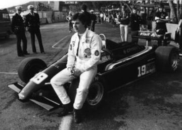 Participante en 14 grandes premios, aunque tan sólo llegó a disputar dos carreras en 1977, puesto que no se clasificó para las restantes, debutando el 2 de mayo de 1976 en el trazado madrileño del Jarama.