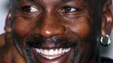 FELIZ. Michael Jordan es un hombre feliz, ha vuelto al deporte que siempre ha amado y está seguro de que todavía tiene mucho que decir en la pista.