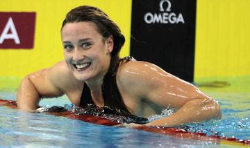 En el Mundial de piscina corta de Dubái, en 2010, Mireia Belmonte regresó a casa con cuatro medallas: tres de oro (200 mariposa, 200 estilos y 400 estilos) y una plata (800 libres) en la que sólo fue superada por su compañera de equipo Erika Villaécija.