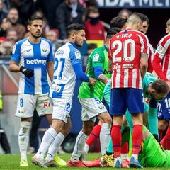 El Atlético pidió dos penaltis y la expulsión de Eraso