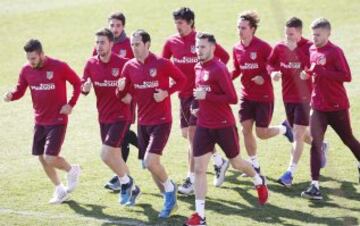 Los jugadores titulares ante el Barcelona realizaron carrera continua.