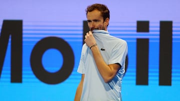 Tennis - Qatar Open - Khalifa International Tennis and Squash Complex, Doha, Qatar - February 20, 2025 Russia's Daniil Medvedev reacts during his quarter final match against Canada's Felix Auger Aliassime REUTERS/Ibraheem Al Omari