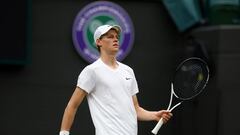 Tennis - Wimbledon - All England Lawn Tennis and Croquet Club, London, Britain - July 7, 2024 Italy's Jannik Sinner reacts during his fourth round match against Ben Shelton of the U.S. REUTERS/Paul Childs