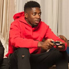 Dembélé se pasa el día recluido en casa jugando de manera compulsiva a videojuegos