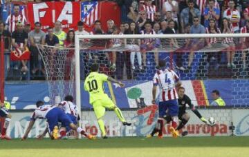 El 17 de mayo de 2015 el Barcelona ganó 0-1 en el Calderón en la jornada 37, el Barcelona se proclamó matemáticamente campeón de Liga. En la imagen, Messi marca el 0-1 definitivo. 