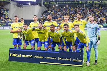 El once inicial del Cádiz. 