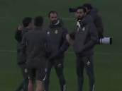 Primer minuto de su entrenamiento y Arbeloa deja claro la enorme diferencia respecto a Xabi