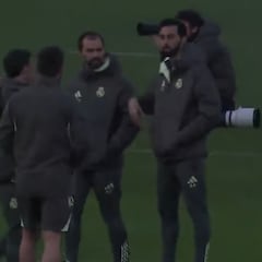 Primer minuto de su entrenamiento y Arbeloa deja clara la enorme diferencia respecto a Xabi