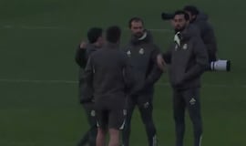 Primer minuto de su entrenamiento y Arbeloa deja clara la enorme diferencia respecto a Xabi