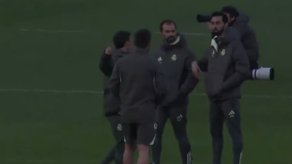 Primer minuto de su entrenamiento y Arbeloa deja clara la enorme diferencia respecto a Xabi