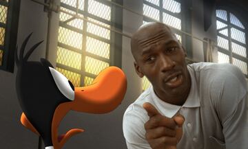 Michael Jordan: La película que lo llevó al estrellato cinematográfico fue Space Jam.
