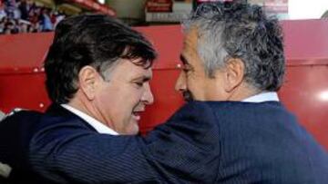 <b>BUEN ROLLO. </b>Camacho y Preciado se saludaron afectuosamente en el Sporting-Osasuna de la pasada temporada.