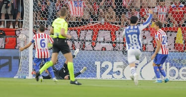 La Real Sociedad se adelantó nada más comenzar el partido. Barrenetxea marcó de cabeza tras un centro desde la banda izquierda, firmando el gol más rápido de la historia de una final de la Copa del Rey.
