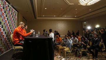 Los insólitos pasatiempos en
la concentración de la Roja