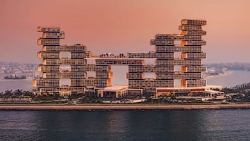 El mejor hotel del mundo está en Dubái y te permite nadar entre las nubes