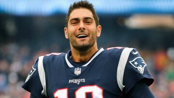 FOXBORO, MA - OCTOBER 29: Jimmy Garoppolo #10 of the New England Patriots reacts before a game against the Los Angeles Chargers at Gillette Stadium on October 29, 2017 in Foxboro, Massachusetts.   Jim Rogash/Getty Images/AFP
 == FOR NEWSPAPERS, INTERNET, TELCOS &amp; TELEVISION USE ONLY ==