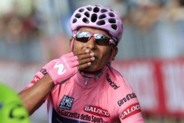 Nairo Quintana al momento de cruzar la meta en la última etapa del Giro de Italia.
