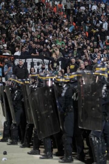 Tercera fase de grupos de la Liga de Campeones. Partido Olympique de Marsella-Nápoles.